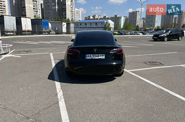 Седан Tesla Model 3 2021 в 
