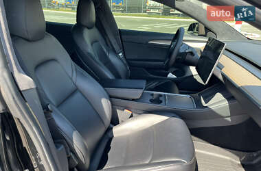 Седан Tesla Model 3 2021 в 
