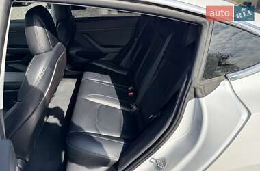 Седан Tesla Model 3 2020 в 