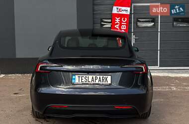 Седан Tesla Model 3 2024 в 