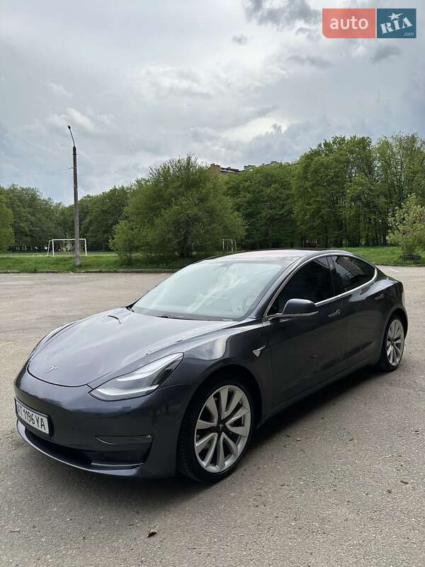 Седан Tesla Model 3 2019 в 