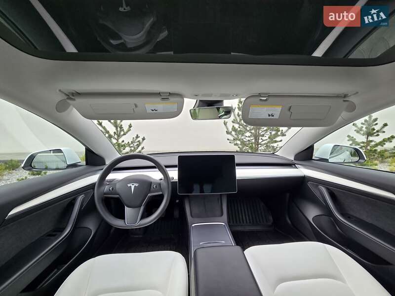 Седан Tesla Model 3 2022 в Луцьку