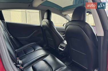 Седан Tesla Model 3 2019 в 