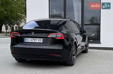 Седан Tesla Model 3 2021 в 