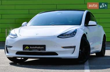 Седан Tesla Model 3 2020 в Киеве