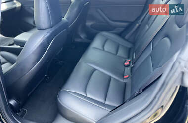 Седан Tesla Model 3 2019 в 