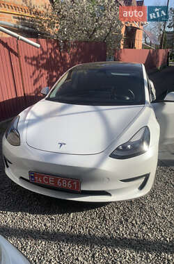 Седан Tesla Model 3 2021 в 