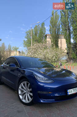 Седан Tesla Model 3 2019 в 