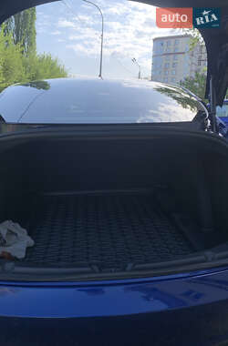 Седан Tesla Model 3 2019 в 