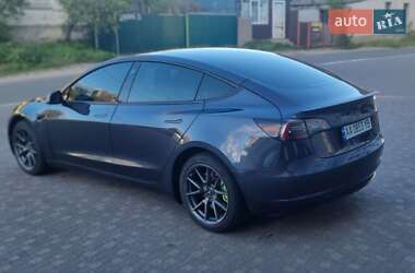 Седан Tesla Model 3 2022 в 