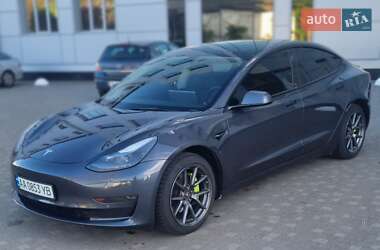 Седан Tesla Model 3 2022 в 