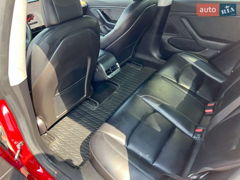 Седан Tesla Model 3 2018 в Славянске