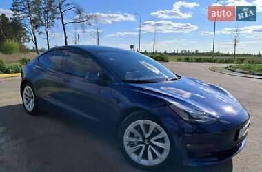Седан Tesla Model 3 2022 в 