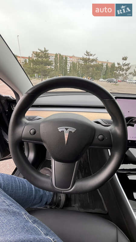 Седан Tesla Model 3 2019 в Миколаєві