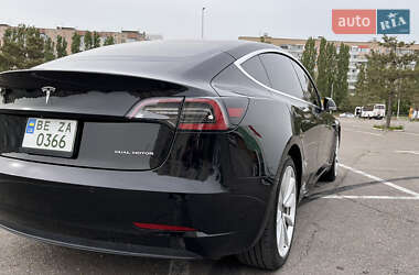 Седан Tesla Model 3 2019 в 