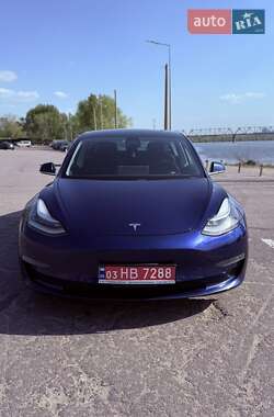 Седан Tesla Model 3 2020 в 