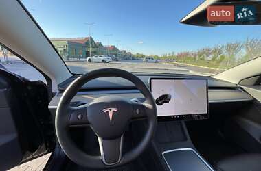 Седан Tesla Model 3 2021 в 