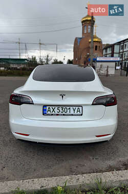 Седан Tesla Model 3 2019 в 