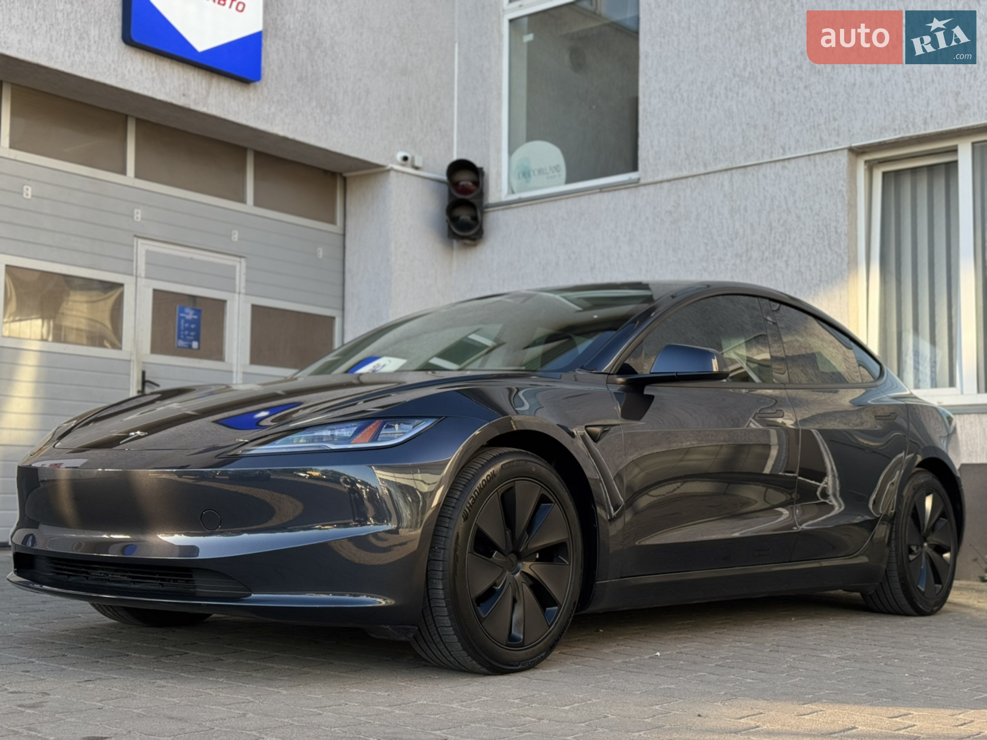 2024 Tesla Model 3 - фото 1
