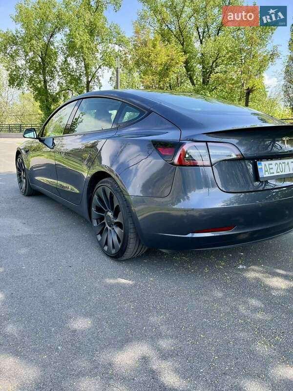 Седан Tesla Model 3 2022 в Днепре