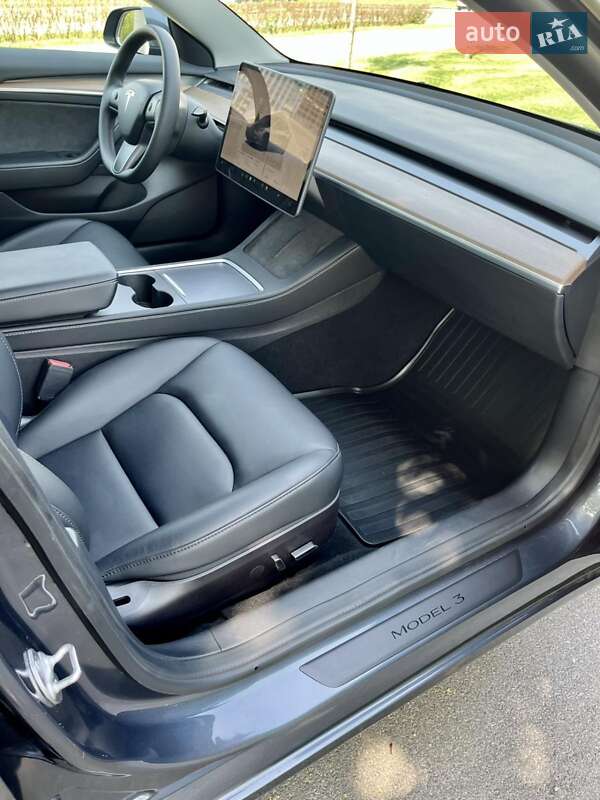 Седан Tesla Model 3 2022 в Днепре