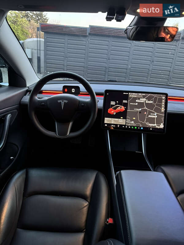 Седан Tesla Model 3 2019 в Киеве