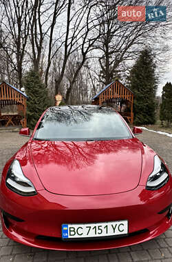 Седан Tesla Model 3 2020 в 