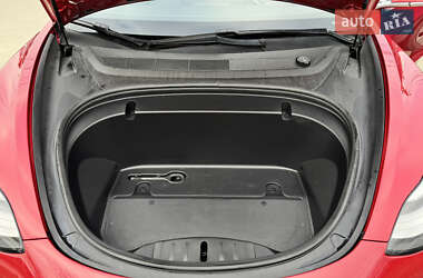 Седан Tesla Model 3 2020 в 