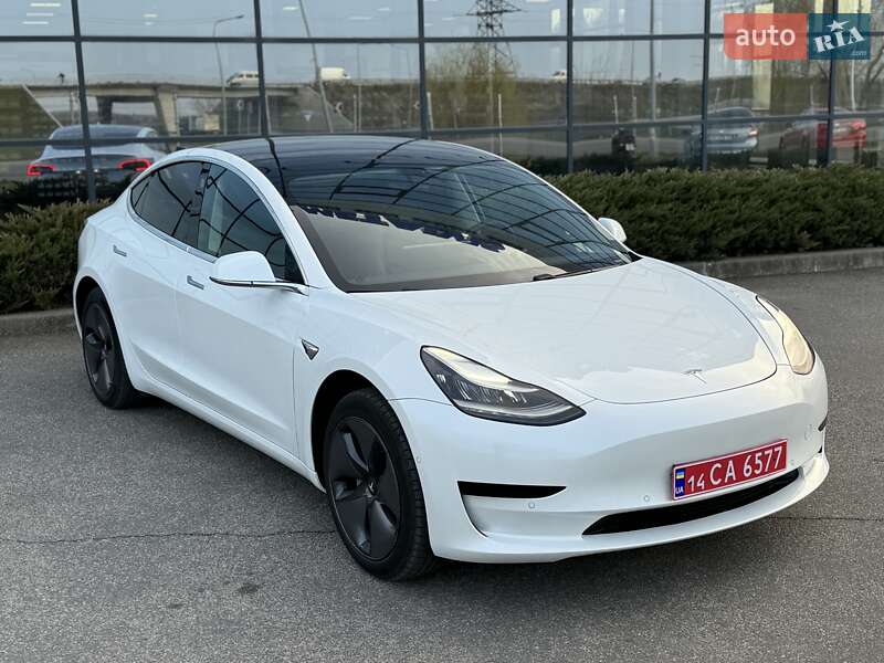 Седан Tesla Model 3 2019 в 