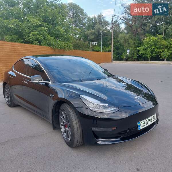 Седан Tesla Model 3 2019 в Чернигове