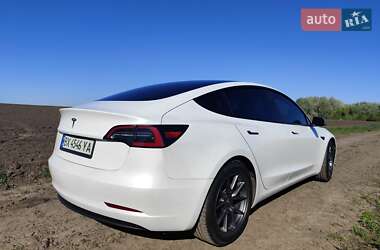 Седан Tesla Model 3 2021 в 
