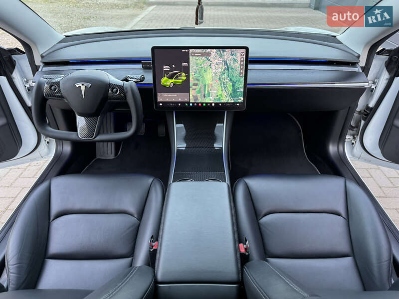 Седан Tesla Model 3 2019 в Черновцах