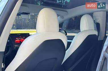 Седан Tesla Model 3 2022 в 