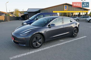 Седан Tesla Model 3 2019 в 