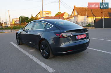 Седан Tesla Model 3 2019 в 