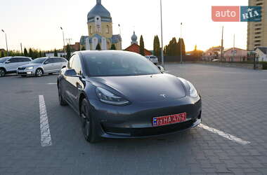 Седан Tesla Model 3 2019 в 