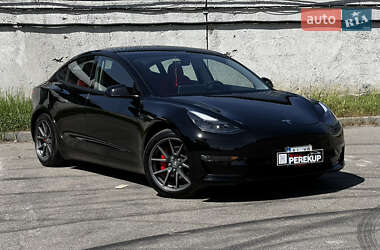 Седан Tesla Model 3 2021 в 