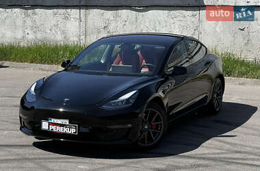 Седан Tesla Model 3 2021 в 