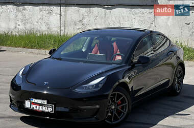 Седан Tesla Model 3 2021 в 