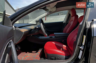 Седан Tesla Model 3 2021 в 