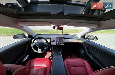 Седан Tesla Model 3 2021 в 