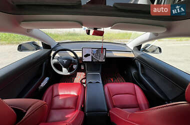 Седан Tesla Model 3 2021 в 