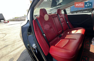 Седан Tesla Model 3 2021 в 