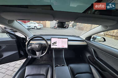 Седан Tesla Model 3 2019 в 