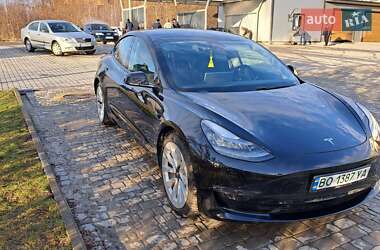 Седан Tesla Model 3 2020 в 