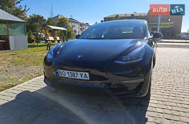 Седан Tesla Model 3 2020 в 