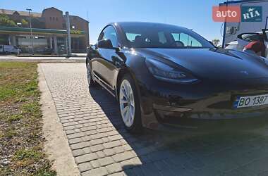 Седан Tesla Model 3 2020 в 