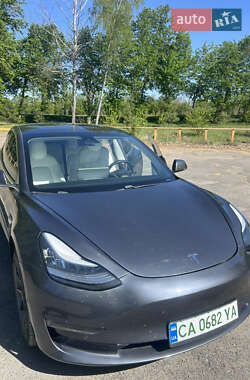 Седан Tesla Model 3 2019 в 