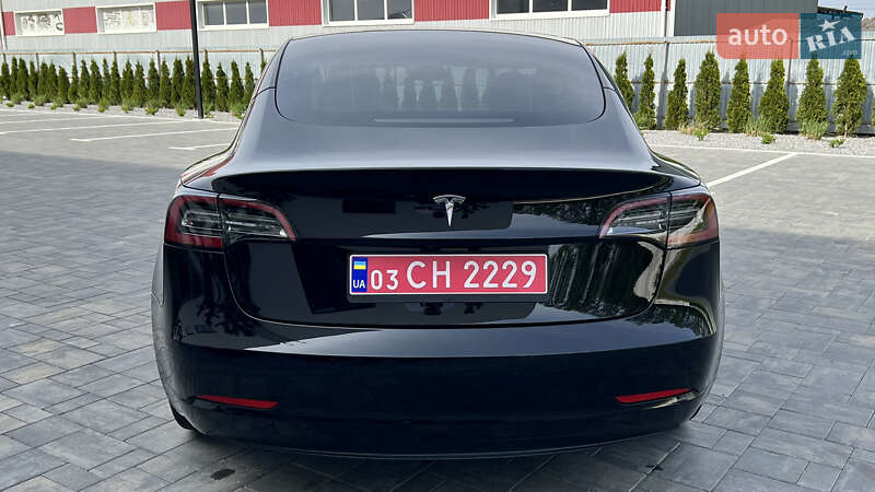 Седан Tesla Model 3 2022 в Луцьку