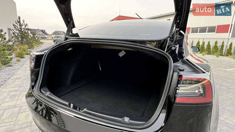 Седан Tesla Model 3 2022 в Луцьку